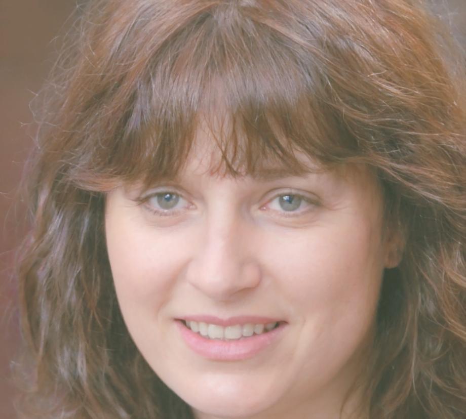 Esperanza Kowalski, Senior Financial Modeling Mentor